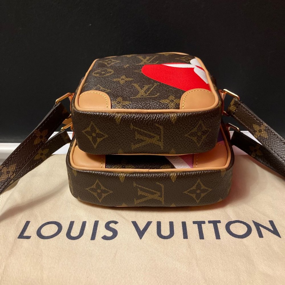 LOUIS VUITTON Game On Paname Crossbody Bag Set - Picture 4 of 8